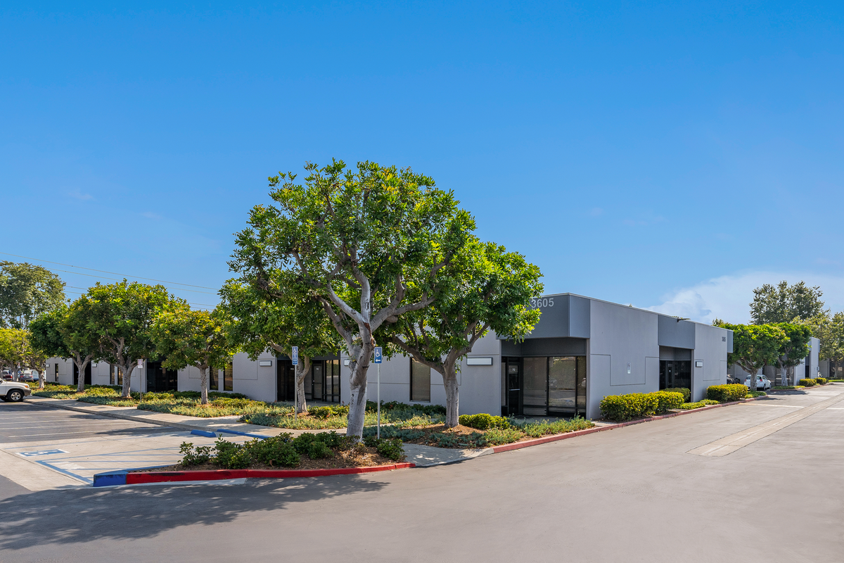 4,140 SF Industrial Space in Santa Ana, CA Photo